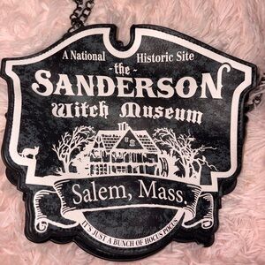 Hot Topic Hocus Pocus Salem MA Sanderson Witch Museum Shoulder Bag
